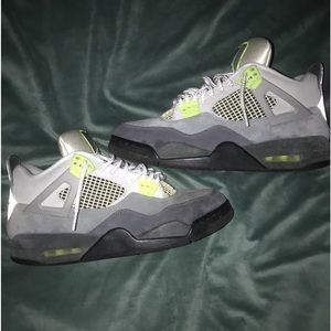 Air Jordan 4 Retro se ‘Neon 95’
